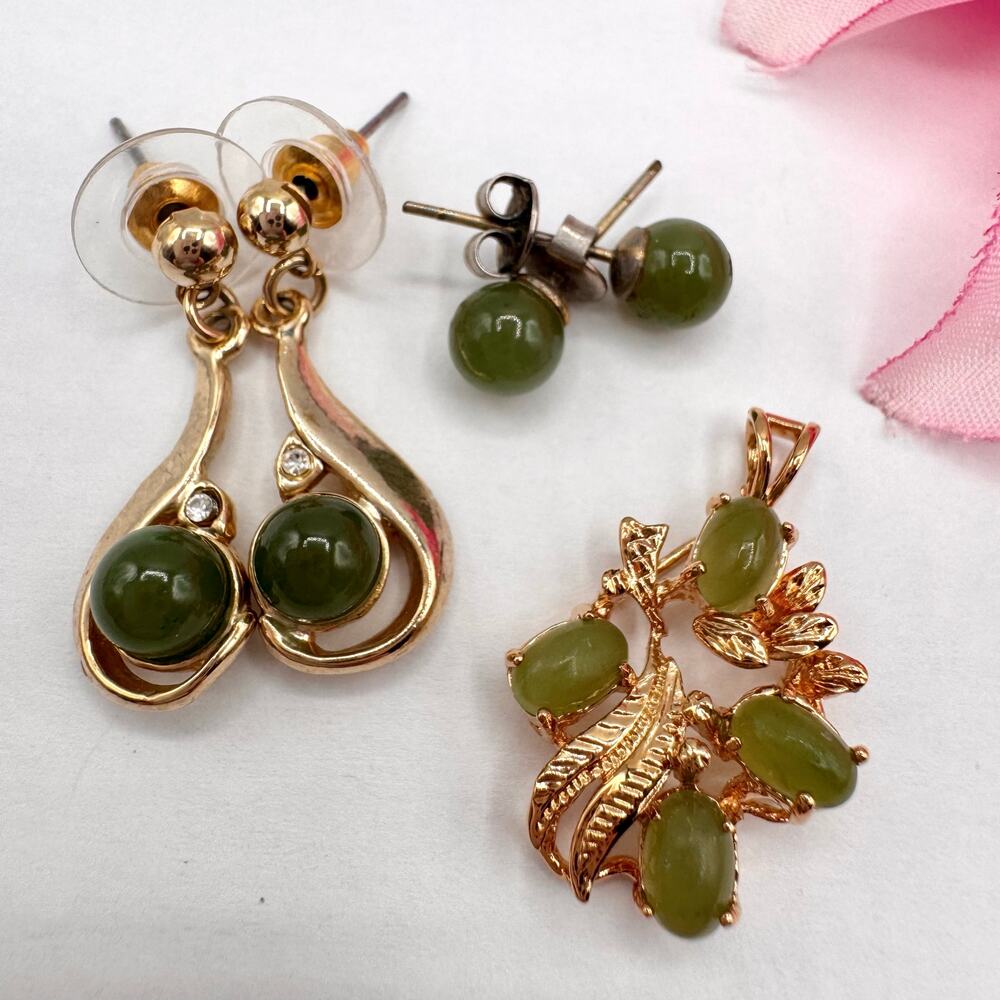 Vintage Green Nephrite Jade Earrings And Pendant Costume Jewelry Lot 3 Pieces